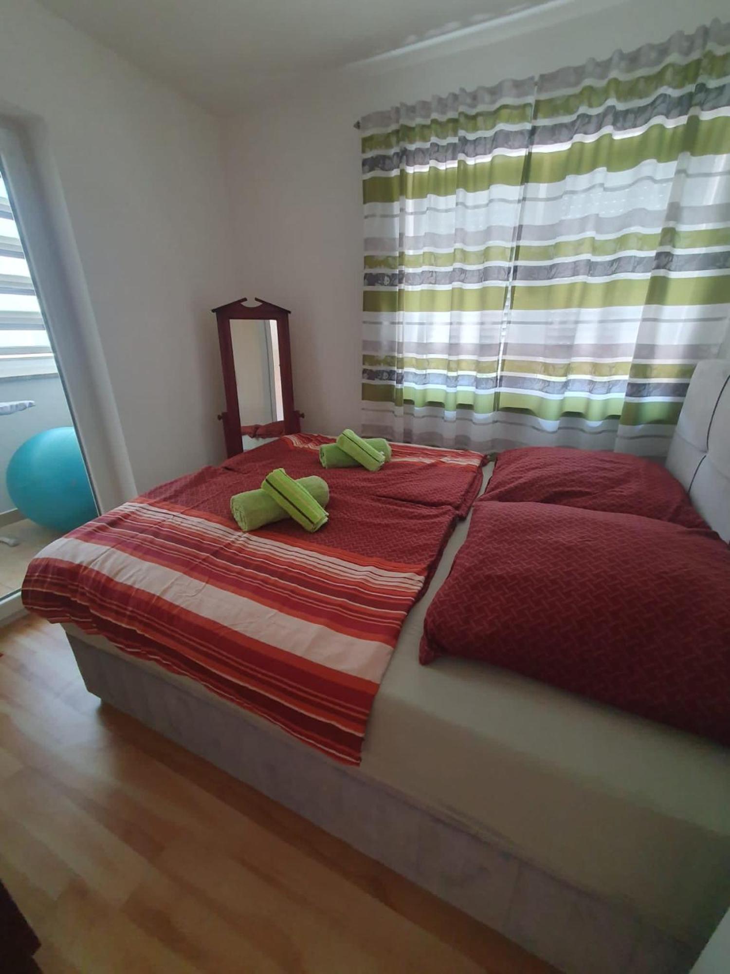 Appartement Apartman Jaca à Livno Extérieur photo